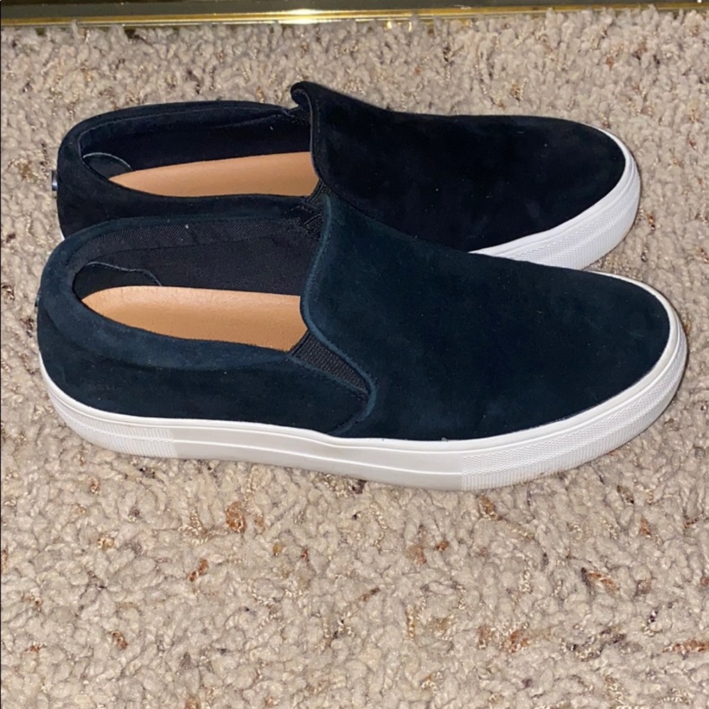 Shoes - Picture 2 of 3